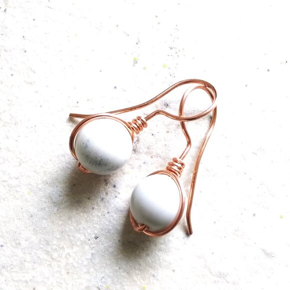 Tranquility! Calming Minimalist & Scrumptious Stone + Copper Dangle Earrings! - Picture 1 of 8